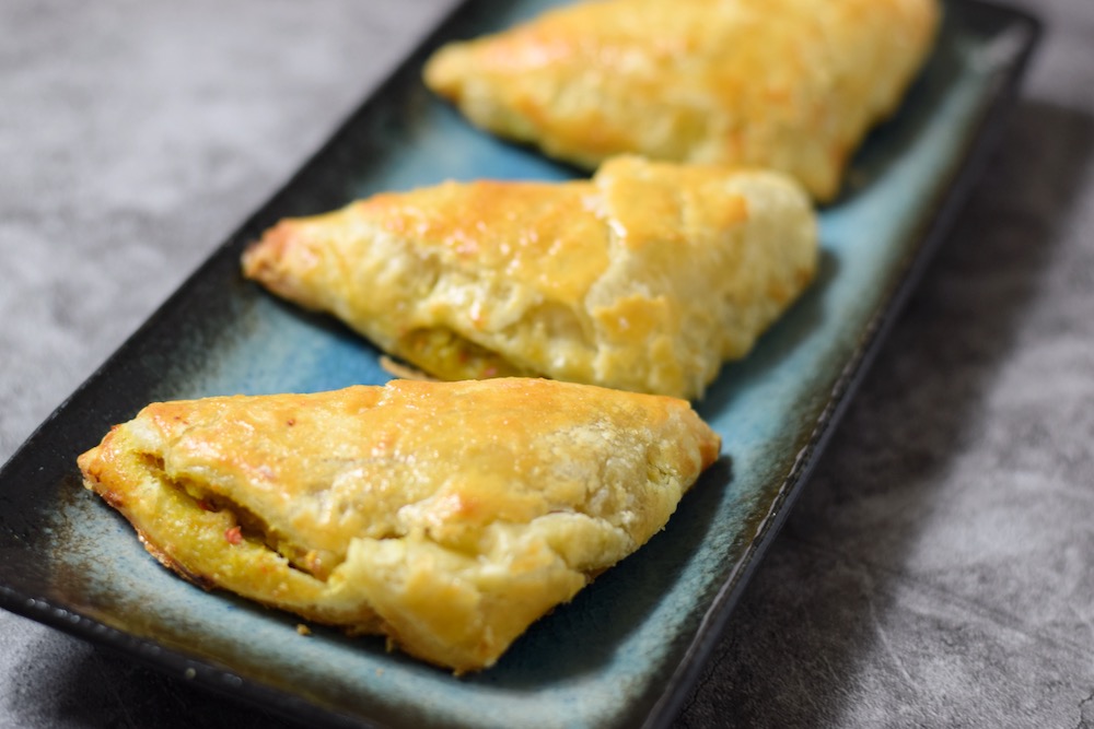 Curry Chicken Puff Recipe | Curry Puff Pastry | Foodie Luv
